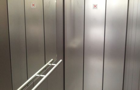 Kabinenauskleidung aus Edelstahl